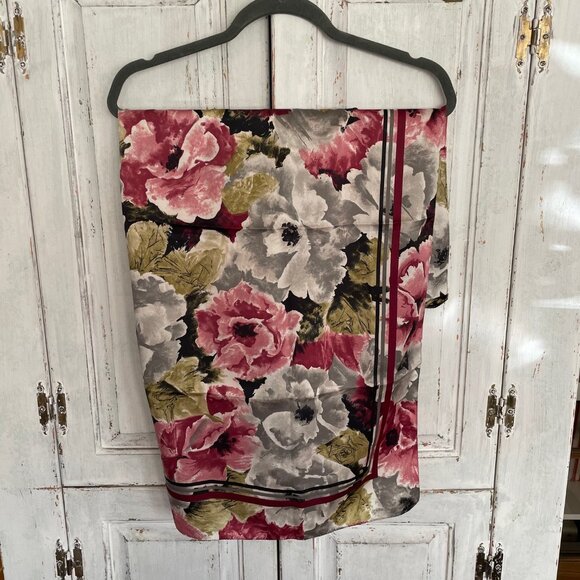 Women's 34" Square Floral Design Polyester Scarf Made In Italy - Picture 10 of 13